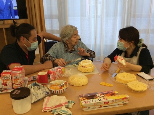 誕生日ケーキ作り